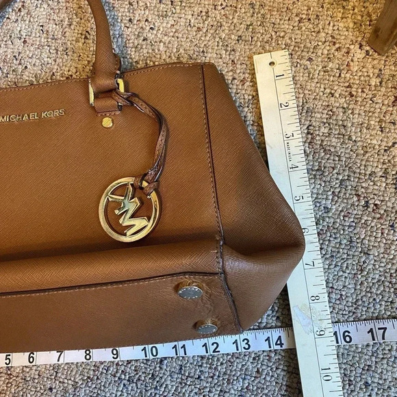 Michael Kors Tan Hang Bag Satchel MK Signature - Picture 4 of 12